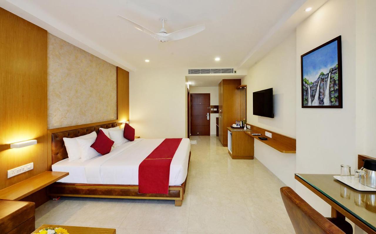 La Sara Gateway Hotel Bangalore Exterior foto